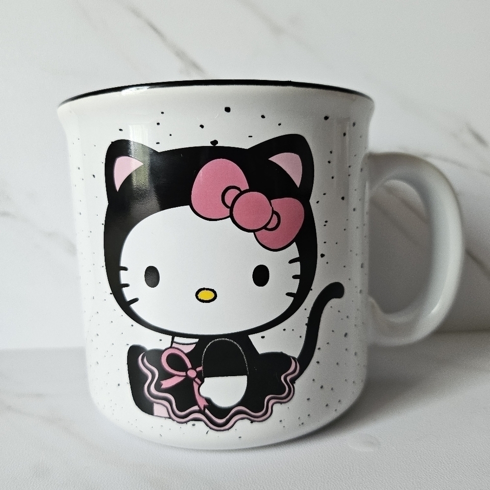 Hello kitty halloween mug